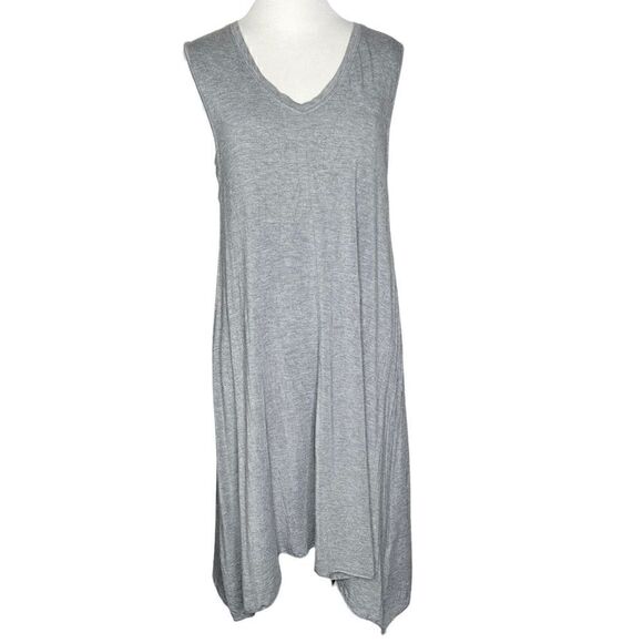 Artisan Ny Dresses & Skirts - Artisan NY V-Neck Sleeveless Gray Sharkbite Hem Dress‎ Small